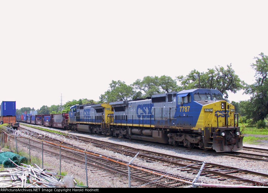 CSX 7787 & 7791 on a stack train